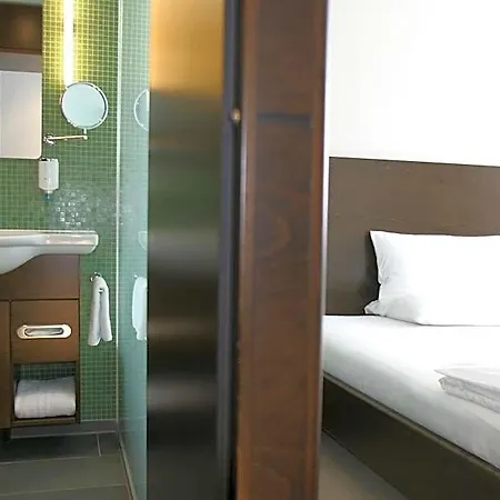 Corbin Muenchen Airport Business Hotell 3*